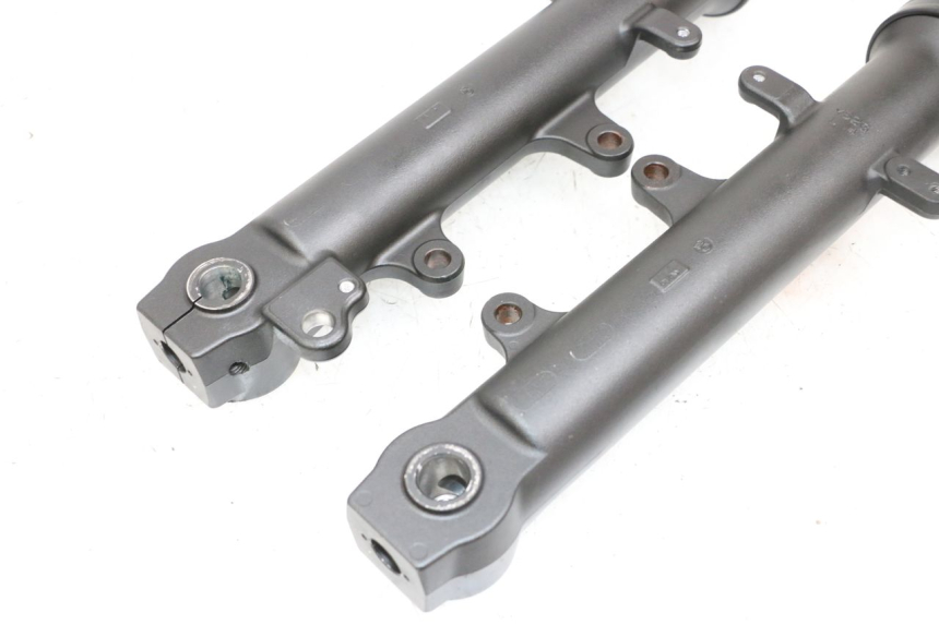 photo de FORKS LEG YAMAHA MT-07 MT07 ABS 700 (2018 - 2020) - Alternative perspective