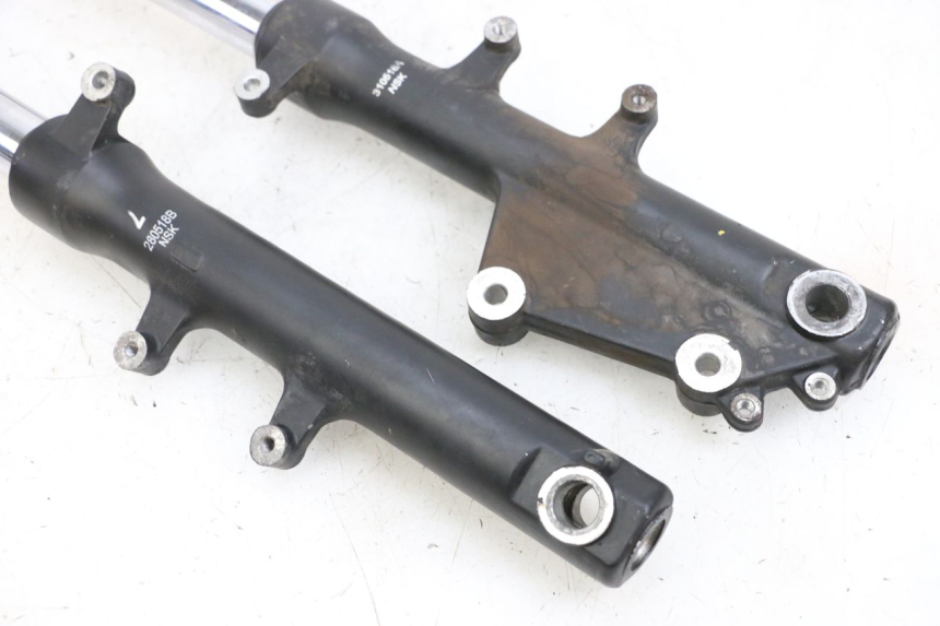 photo de FORKS LEG PIAGGIO NEW TYPHOON 50 (2018 - 2021) - Zoom on usage condition