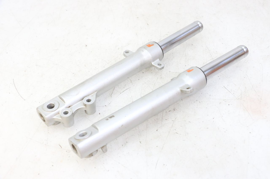 photo de FORKS LEG PEUGEOT KISBEE 4T 50 (2010 - 2017)
