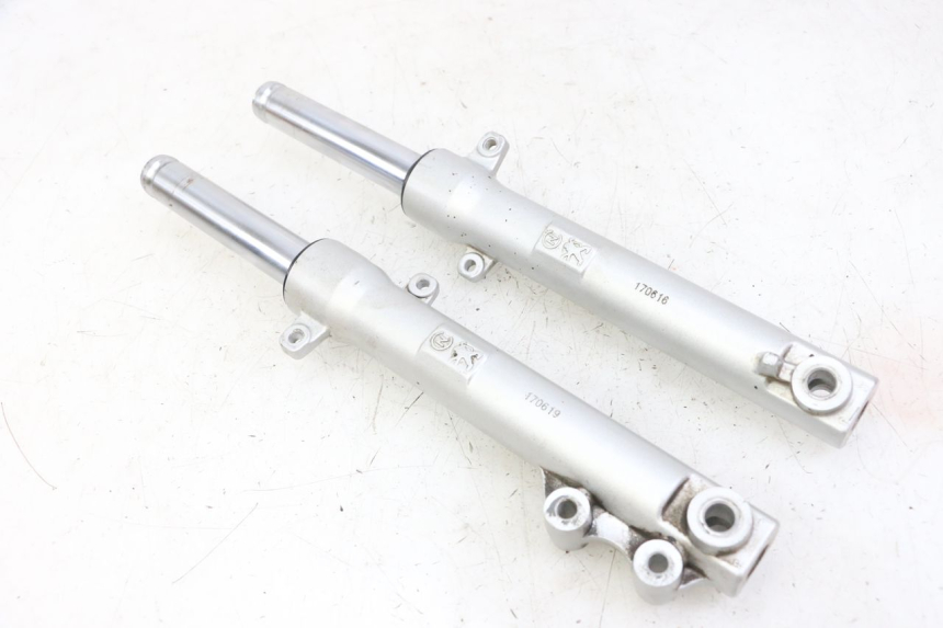 photo de FORKS LEG PEUGEOT KISBEE 4T 50 (2010 - 2017)