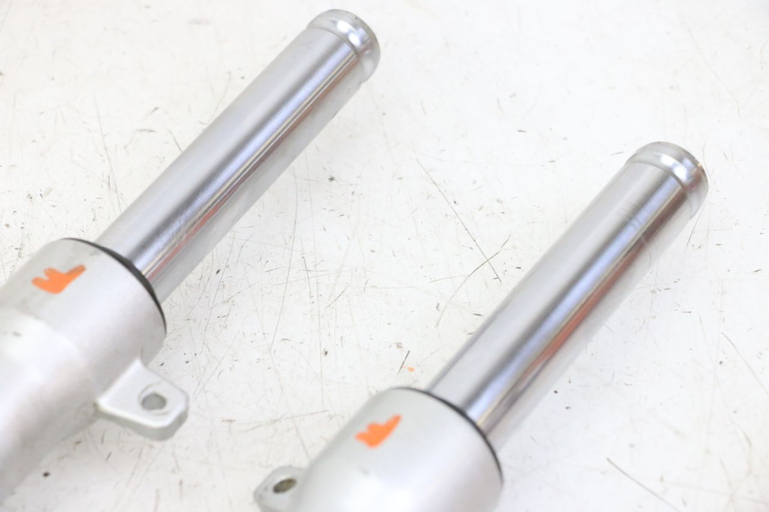 photo de FORKS LEG PEUGEOT KISBEE 4T 50 (2010 - 2017)