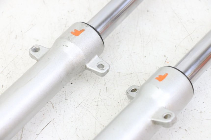 photo de FORKS LEG PEUGEOT KISBEE 4T 50 (2010 - 2017)