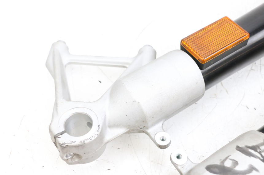 photo de FORKS LEG BMW R GS 1250 (2021 - 2024) - Alternative angle