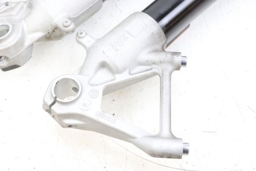 photo de FORKS LEG BMW R GS 1250 (2021 - 2024) - Zoom on usage condition