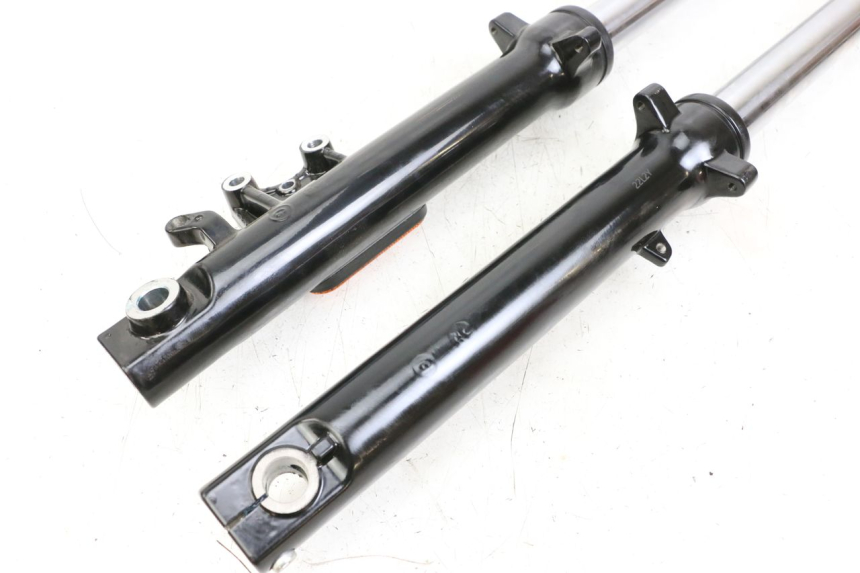 photo de FORKS LEG ROYAL ENFIELD CONTINENTAL GT 650 (2019 - 2024)