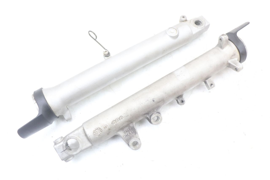 photo de FORKS LEG SUZUKI GS F 500 (2004 - 2007)