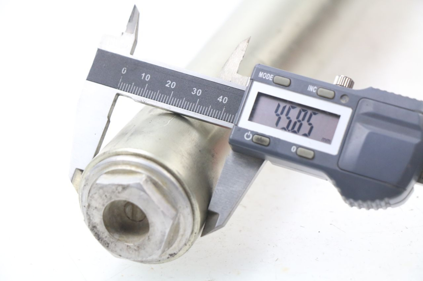 photo de FORKS LEG YAMAHA YZ 80 (1998 - 2001)