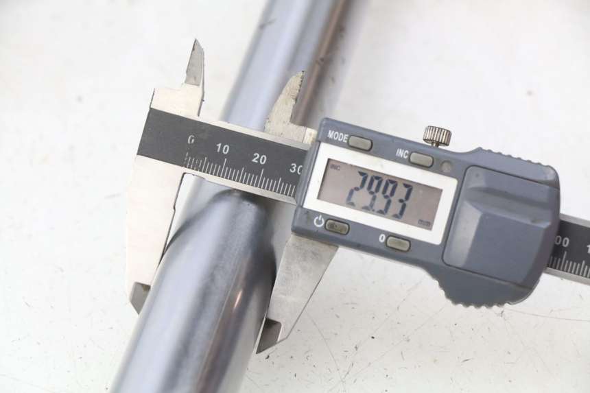 photo de FORK TUBE YAMAHA YZ 80 (1982 - 1983)