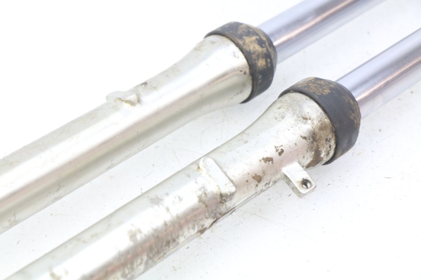 photo de FORK TUBE YAMAHA YZ 80 (1982 - 1983)