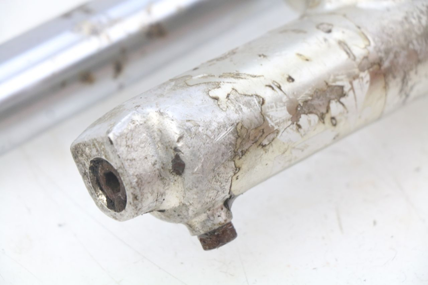 photo de FORK TUBE YAMAHA YZ 80 (1982 - 1983)