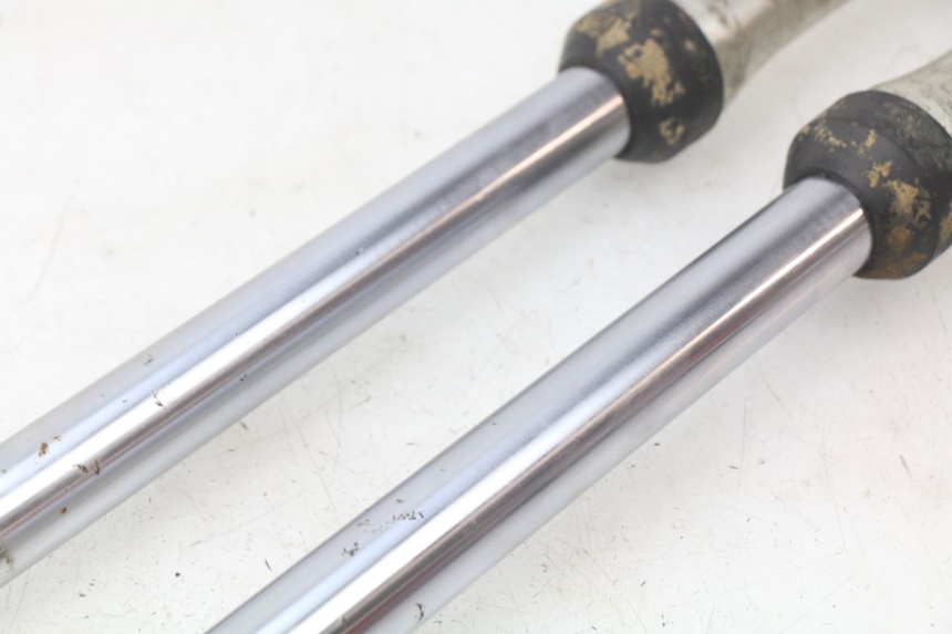 photo de FORK TUBE YAMAHA YZ 80 (1982 - 1983)