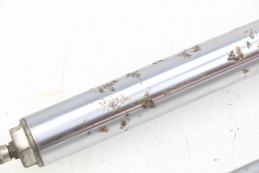 photo de FORK TUBE YAMAHA YZ 80 (1982 - 1983)