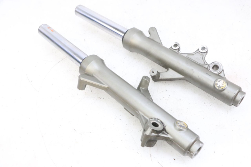 photo de FORKS LEG YAMAHA YP MAJESTY 125 (2002 - 2006) - Main view