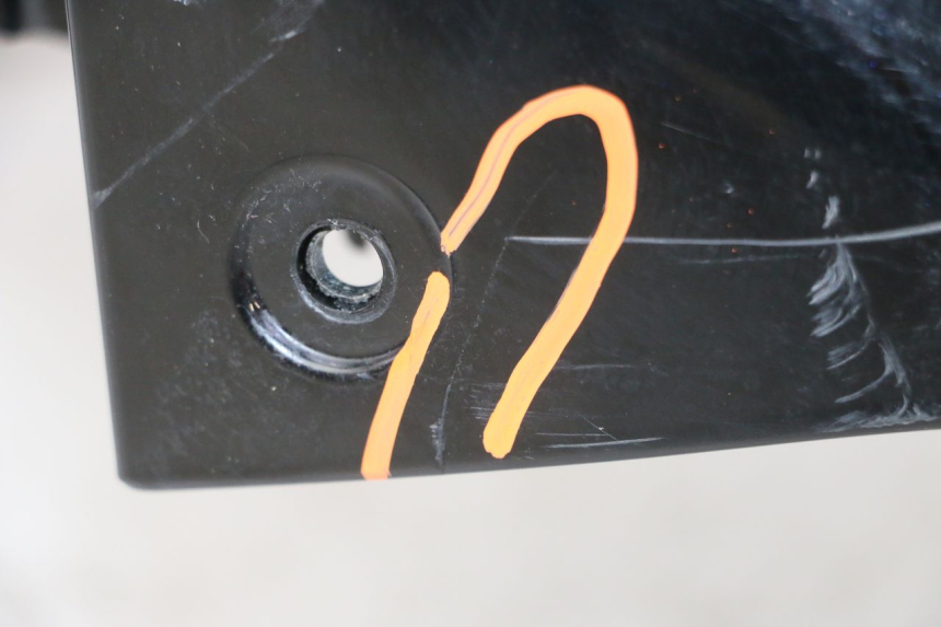 photo de FRONT FENDER SUZUKI BURGMAN 125 (2007 - 2014)