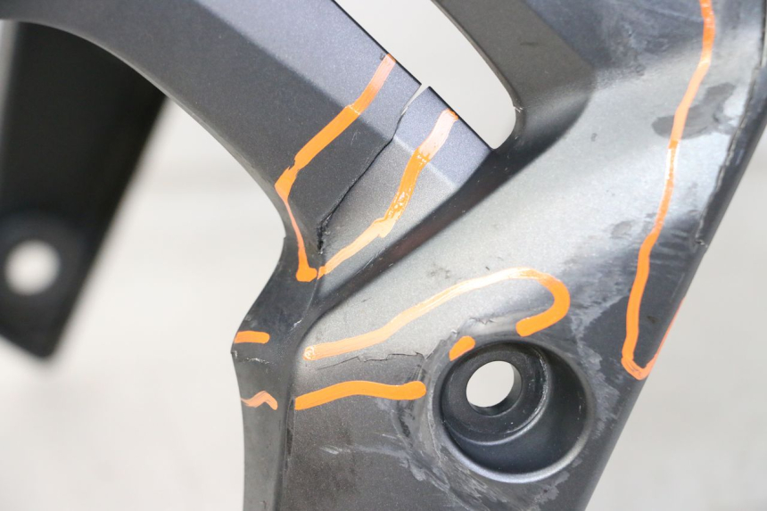 photo de FRONT FENDER SUZUKI GSR 750 (2011 - 2017)