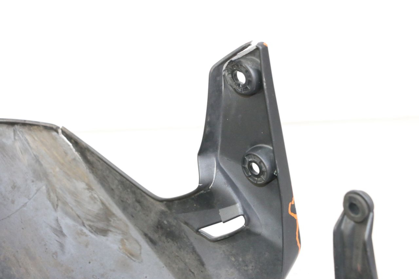 photo de FRONT FENDER SUZUKI GSR 750 (2011 - 2017)