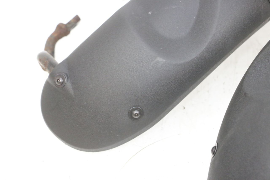photo de FRONT FENDER PIAGGIO MP3 RL 250 (2007 - 2010) - High-resolution close-up