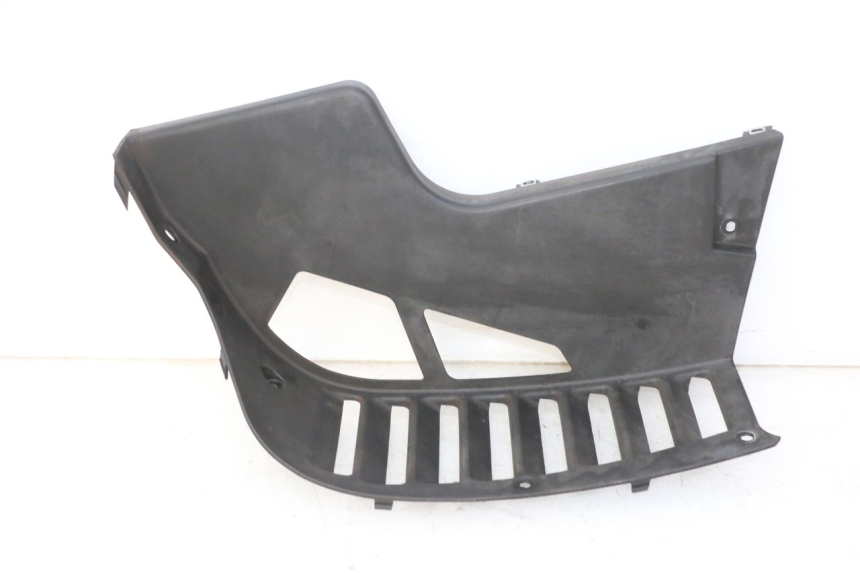 photo de RIGHT RADIATOR COVER QUADRO 4 4D 350 (2015 - 2018)