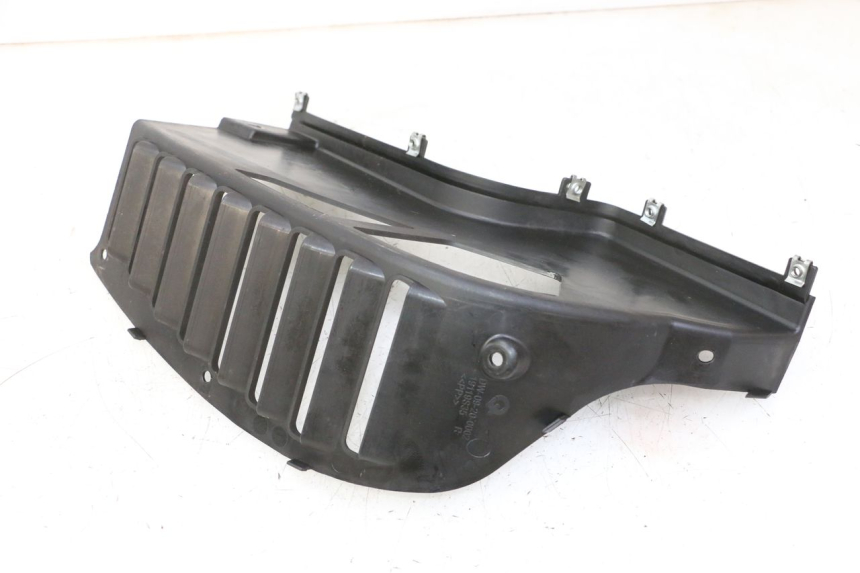 photo de RIGHT RADIATOR COVER QUADRO 4 4D 350 (2015 - 2018)