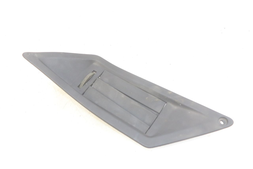photo de RIGHT RADIATOR GRILL GILERA NEXUS 125 (2007 - 2009)