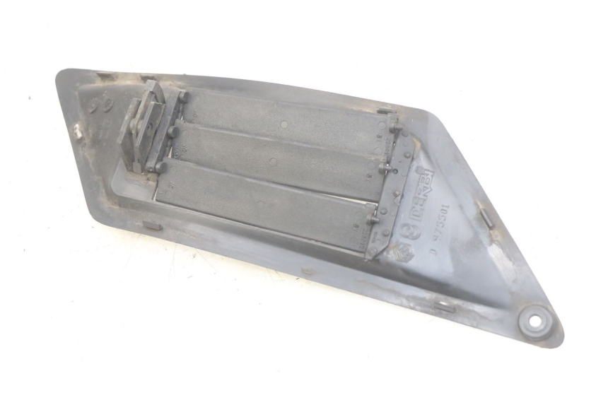 photo de RIGHT RADIATOR GRILL GILERA NEXUS 125 (2007 - 2009)