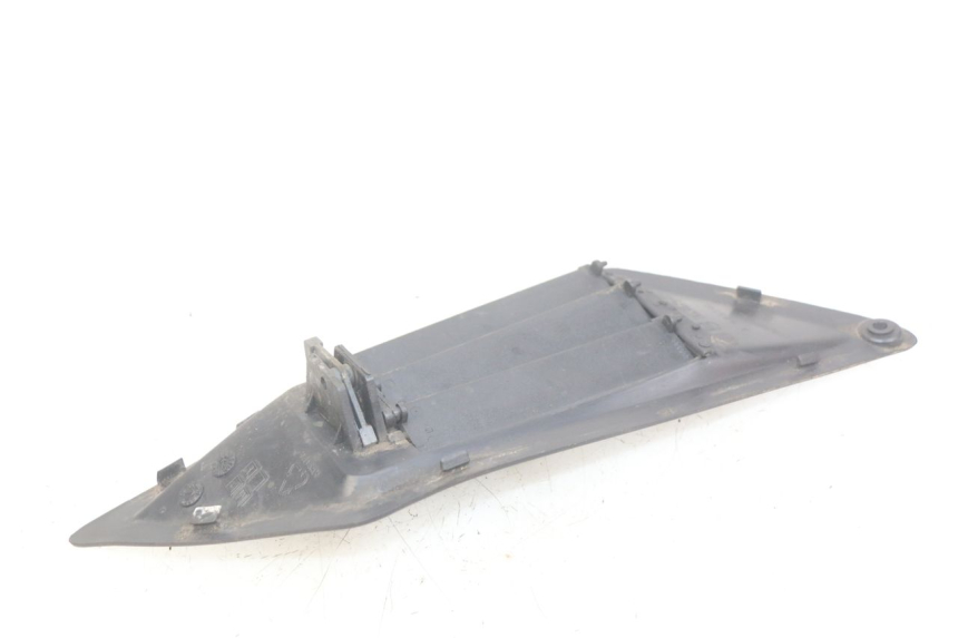 photo de RIGHT RADIATOR GRILL GILERA NEXUS 125 (2007 - 2009)