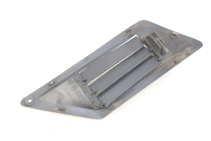 photo de RIGHT RADIATOR GRILL GILERA NEXUS 125 (2007 - 2009)