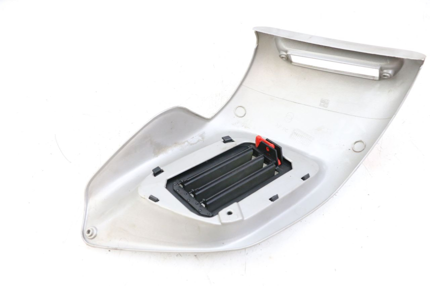 photo de RIGHT RADIATOR COVER GILERA RUNNER LC 50 (1997 - 1998)