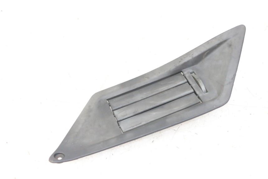 photo de RIGHT RADIATOR COVER GILERA NEXUS 125 (2009 - 2013)