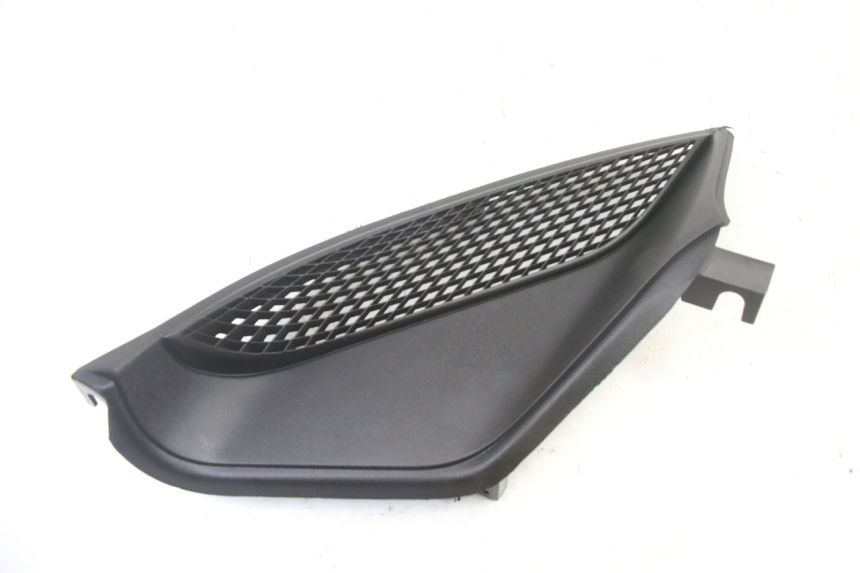 photo de RIGHT RADIATOR COVER PIAGGIO NRG POWER PUREJET 50 (2018 - 2021)