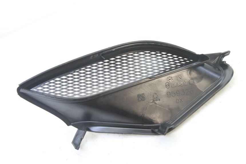 photo de RIGHT RADIATOR COVER PIAGGIO NRG POWER PUREJET 50 (2018 - 2021)