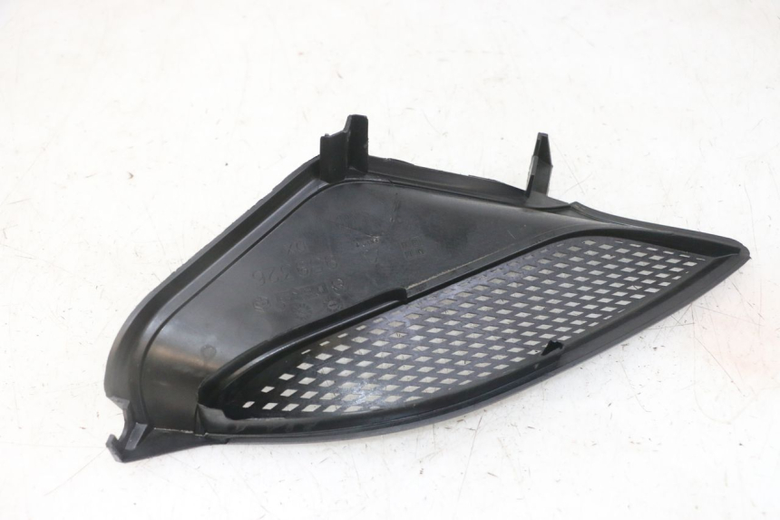 photo de RIGHT RADIATOR COVER PIAGGIO NRG POWER PUREJET 50 (2018 - 2021)
