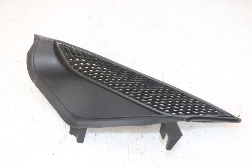 photo de RIGHT RADIATOR COVER PIAGGIO NRG POWER PUREJET 50 (2018 - 2021)