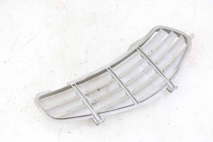 photo de RIGHT RADIATOR COVER PIAGGIO VESPA GRANTURISMO 200 (2004 - 2005)