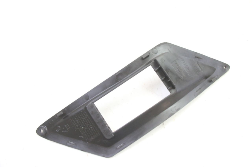 photo de RIGHT RADIATOR COVER GILERA RUNNER SP 50 (2006 - 2008)