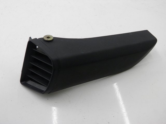 photo de RIGHT RADIATOR COVER YAMAHA YBR 125 (2007 - 2009)
