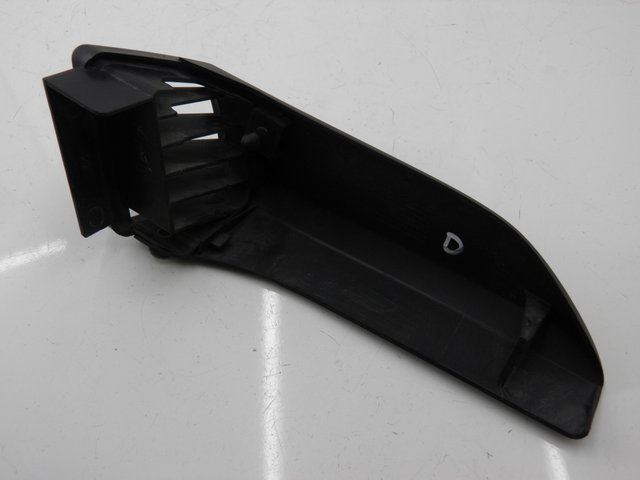 photo de RIGHT RADIATOR COVER YAMAHA YBR 125 (2007 - 2009)