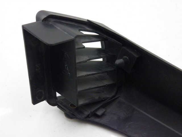 photo de RIGHT RADIATOR COVER YAMAHA YBR 125 (2007 - 2009)