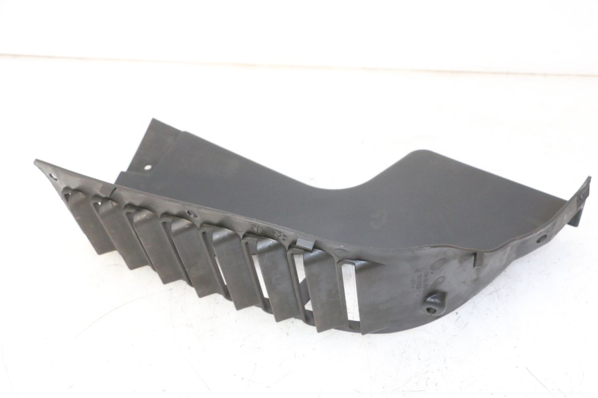 photo de LEFT RADIATOR COVER QUADRO 4 4D 350 (2015 - 2018)