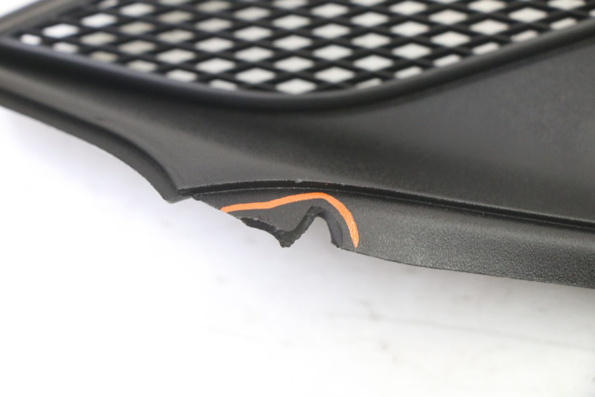 photo de LEFT RADIATOR COVER PIAGGIO NRG POWER PUREJET 50 (2018 - 2021)