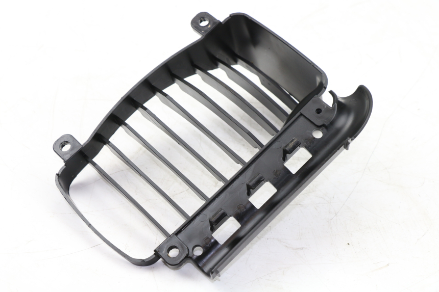 photo de LEFT RADIATOR COVER PIAGGIO VESPA GRANTURISMO 125 (2003 - 2007)