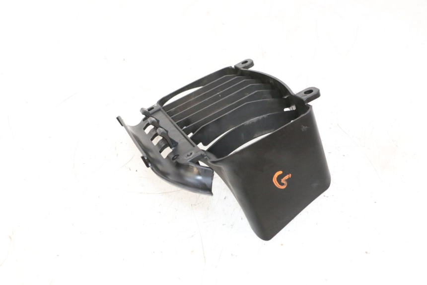 photo de LEFT RADIATOR COVER PIAGGIO VESPA GTS SUPER IE 125 (2009 - 2016) - Alternative perspective