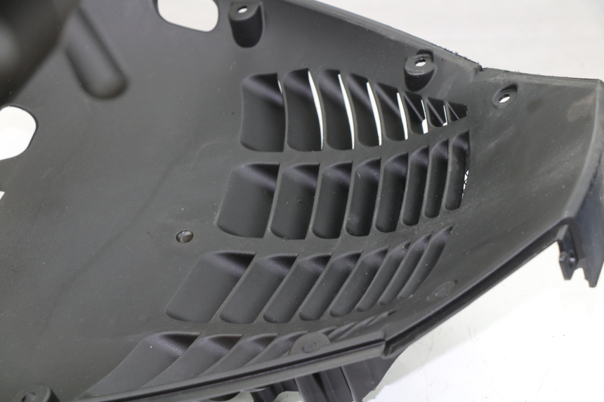 photo de RADIATOR COVER KYMCO K-XCT 125 (2013 - 2017)