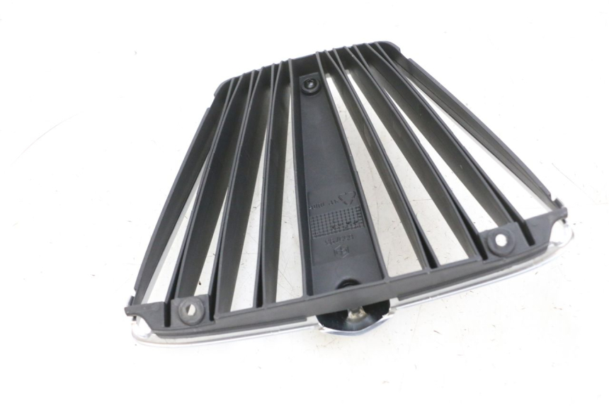 photo de RADIATOR COVER PIAGGIO MP3 RL 250 (2007 - 2010) - Zoom on usage condition