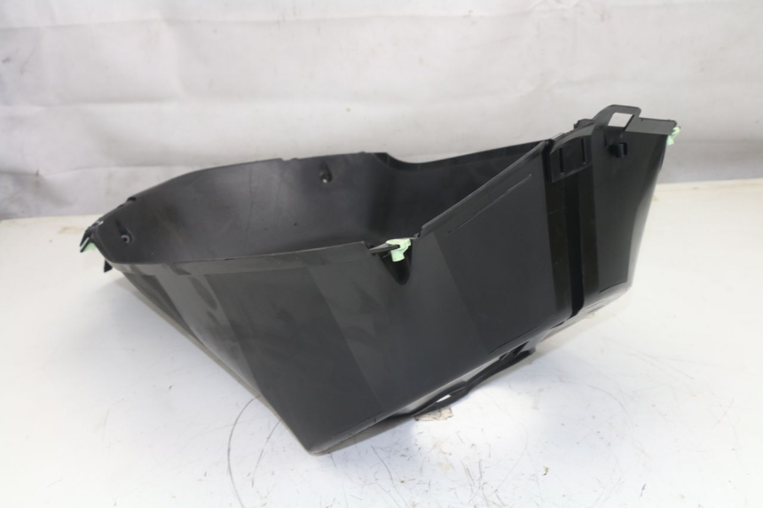 photo de RADIATOR COVER PEUGEOT SATELIS 125 (2013 - 2018)