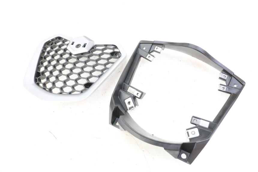 photo de RADIATOR COVER PIAGGIO MP3 500 (2014 - 2016)