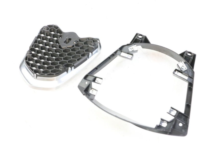 photo de RADIATOR COVER PIAGGIO MP3 500 (2014 - 2016)