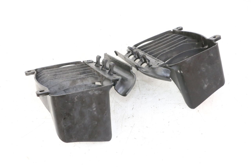 photo de RADIATOR COVER PIAGGIO VESPA GRANTURISMO 200 (2004 - 2005)