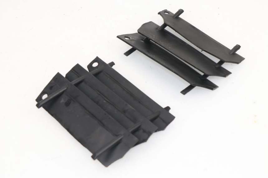 photo de RADIATOR COVER YAMASAKI ROADSTER 50 (2013 - 2018)