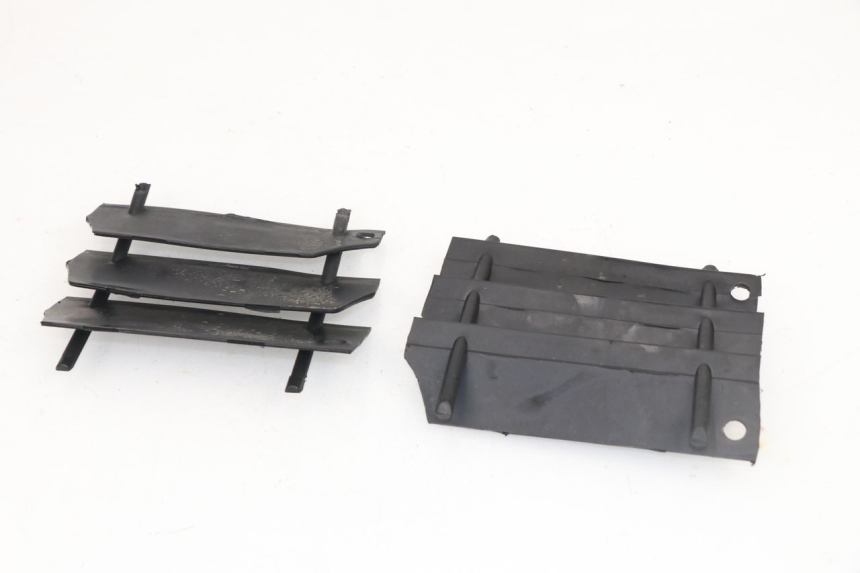 photo de RADIATOR COVER YAMASAKI ROADSTER 50 (2013 - 2018)